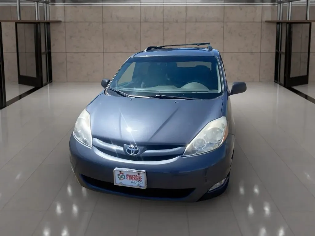2006 Toyota Sienna XLE Minivan 4D for sale in Dallas, OR