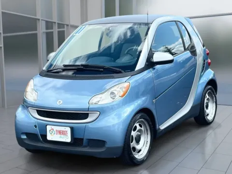 White 2011 smart fortwo Pure Hatchback Coupe 2D for sale in Dallas, OR