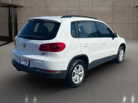 More photos of 2017 Volkswagen Tiguan Limited 2.0T 4Motion Sport Utility 4D at Synergize Auto LLC, OR