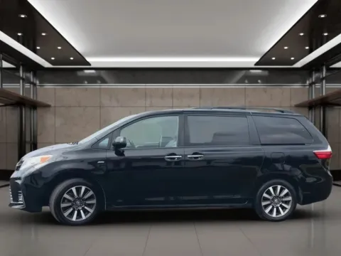 More photos of 2020 Toyota Sienna XLE Premium Minivan 4D at Synergize Auto LLC, OR