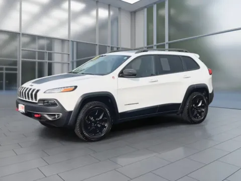 More photos of 2015 Jeep Cherokee TrailHawk Sport Utility 4D at Synergize Auto LLC, OR