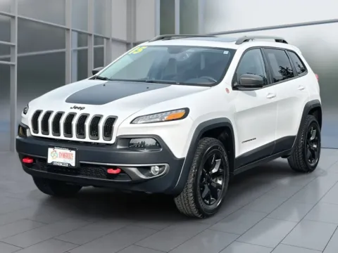 White 2015 Jeep Cherokee TrailHawk Sport Utility 4D for sale in Dallas, OR