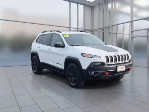 Photos of 2015 Jeep Cherokee TrailHawk Sport Utility 4D for sale in Dallas, OR at Synergize Auto LLC