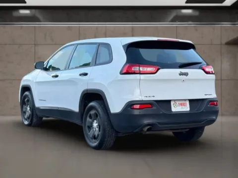 Another view of 2017 Jeep Cherokee Sport SUV 4D for sale in Dallas, OR at Synergize Auto LLC