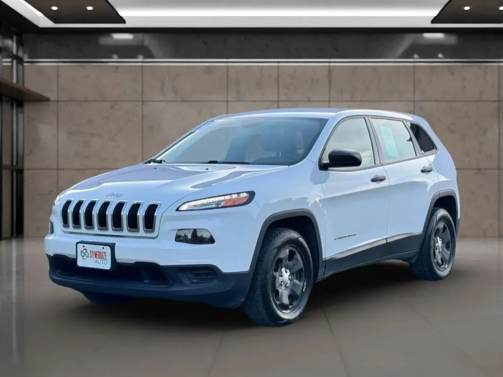 White 2017 Jeep Cherokee Sport SUV 4D for sale in Dallas, OR