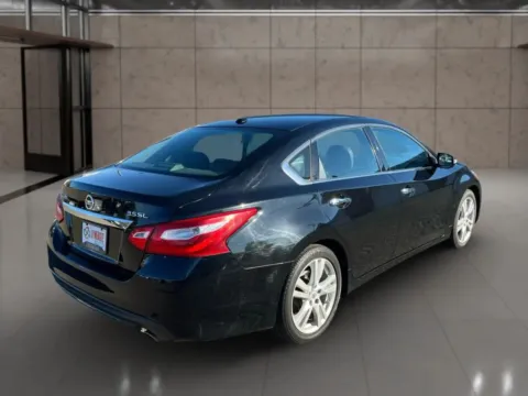More photos of 2017 Nissan Altima 3.5 SL Sedan 4D at Synergize Auto LLC, OR