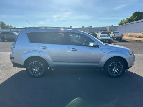 More photos of 2007 Mitsubishi Outlander XLS Sport Utility 4D at Synergize Auto LLC, OR