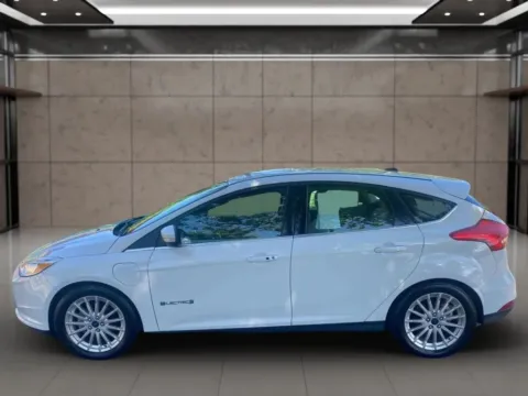 Photos of 2017 Ford Focus Electric Hatchback 4D for sale in Dallas, OR at Synergize Auto LLC