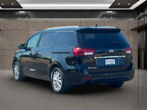 Another view of 2018 Kia Sedona LX Minivan 4D for sale in Dallas, OR at Synergize Auto LLC