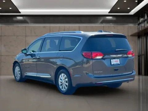 Another view of 2018 Chrysler Pacifica Touring L Minivan 4D for sale in Dallas, OR at Synergize Auto LLC