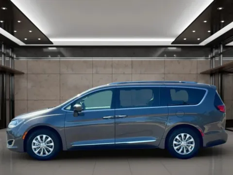 Photos of 2018 Chrysler Pacifica Touring L Minivan 4D for sale in Dallas, OR at Synergize Auto LLC