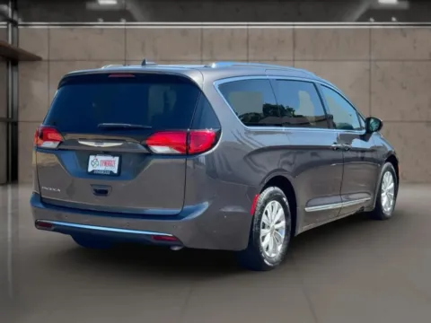 More photos of 2018 Chrysler Pacifica Touring L Minivan 4D at Synergize Auto LLC, OR