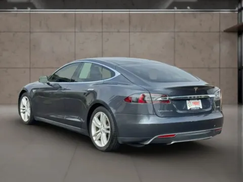 Another view of 2015 Tesla Model S 85D Sedan 4D for sale in Dallas, OR at Synergize Auto LLC