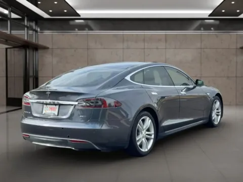 More photos of 2015 Tesla Model S 85D Sedan 4D at Synergize Auto LLC, OR
