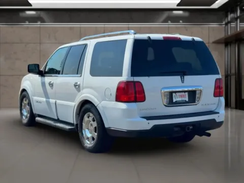 Another view of 2006 Lincoln Navigator Luxury Sport Utility 4D for sale in Dallas, OR at Synergize Auto LLC