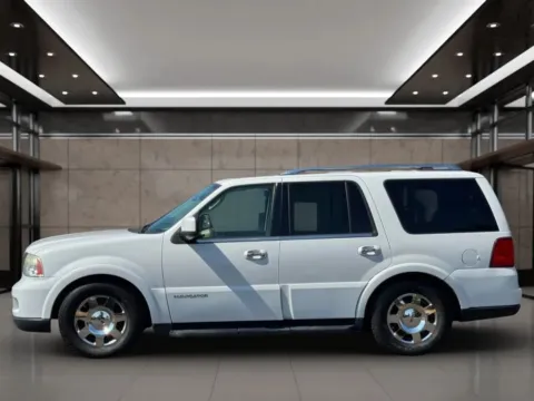 Photos of 2006 Lincoln Navigator Luxury Sport Utility 4D for sale in Dallas, OR at Synergize Auto LLC