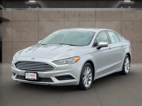 Silver 2017 Ford Fusion SE Sedan 4D for sale in Dallas, OR