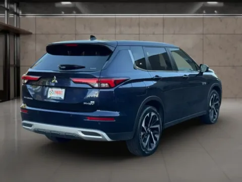 More photos of 2023 Mitsubishi Outlander PHEV SE Sport Utility 4D at Synergize Auto LLC, OR