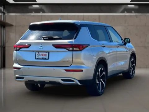 More photos of 2023 Mitsubishi Outlander PHEV SE Sport Utility 4D at Synergize Auto LLC, OR