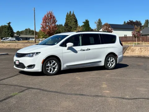 Photos of 2017 Chrysler Pacifica Touring-L Minivan 4D for sale in Dallas, OR at Synergize Auto LLC