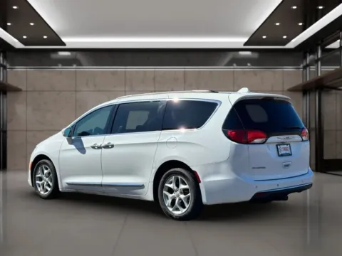 More photos of 2017 Chrysler Pacifica Touring-L Minivan 4D at Synergize Auto LLC, OR