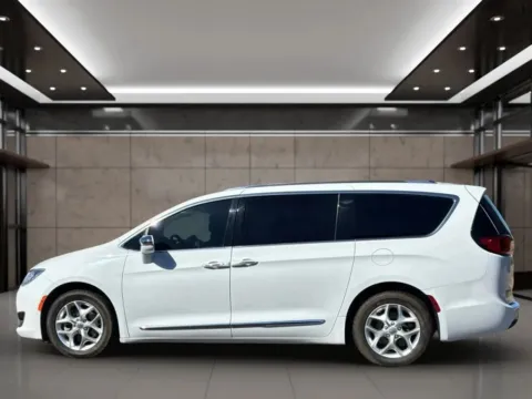 Another view of 2020 Chrysler Pacifica Limited Minivan 4D for sale in Dallas, OR at Synergize Auto LLC
