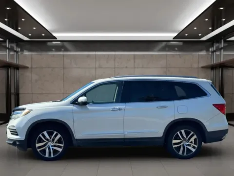 Photos of 2016 Honda Pilot Touring Sport Utility 4D for sale in Dallas, OR at Synergize Auto LLC