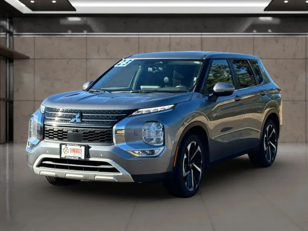 2023 Mitsubishi Outlander Plug-In Hybrid