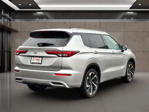 More photos of 2023 Mitsubishi Outlander PHEV SEL Sport Utility 4D at Synergize Auto LLC, OR