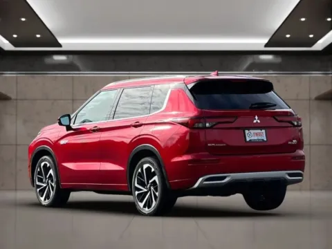 More photos of 2023 Mitsubishi Outlander PHEV SEL Sport Utility 4D at Synergize Auto LLC, OR