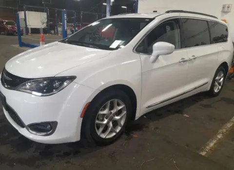 Silver 2017 Chrysler Pacifica Touring-L Minivan 4D for sale in Dallas, OR