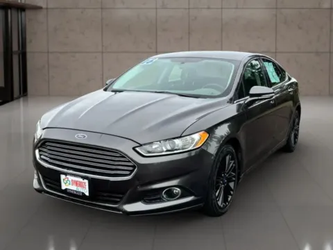 Gray 2016 Ford Fusion SE Sedan 4D for sale in Dallas, OR