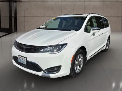 Silver 2017 Chrysler Pacifica Limited Minivan 4D for sale in Dallas, OR