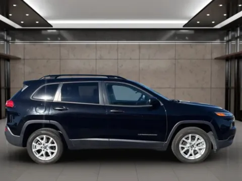 Photos of 2017 Jeep Cherokee Sport SUV 4D for sale in Dallas, OR at Synergize Auto LLC