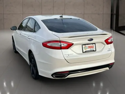 Another view of 2016 Ford Fusion SE Sedan 4D for sale in Dallas, OR at Synergize Auto LLC