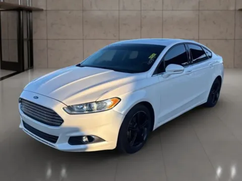 Silver 2016 Ford Fusion SE Sedan 4D for sale in Dallas, OR