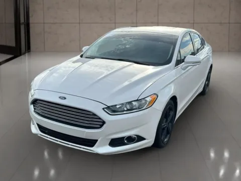 Silver 2016 Ford Fusion SE Sedan 4D for sale in Dallas, OR
