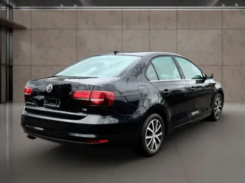More photos of 2017 Volkswagen Jetta 1.4T SE Sedan 4D at Synergize Auto LLC, OR