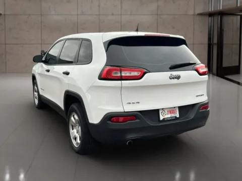Another view of 2017 Jeep Cherokee Sport SUV 4D for sale in Dallas, OR at Synergize Auto LLC