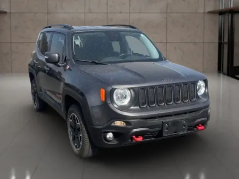 Photos of 2017 Jeep Renegade Trailhawk Sport Utility 4D for sale in Dallas, OR at Synergize Auto LLC