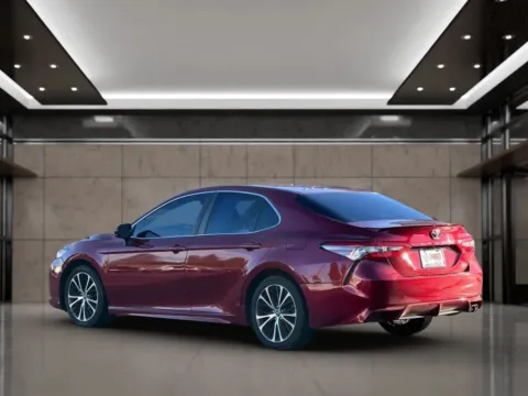More photos of 2018 Toyota Camry SE Sedan 4D at Synergize Auto LLC, OR