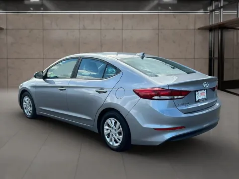 Another view of 2017 Hyundai Elantra SE Sedan 4D for sale in Dallas, OR at Synergize Auto LLC