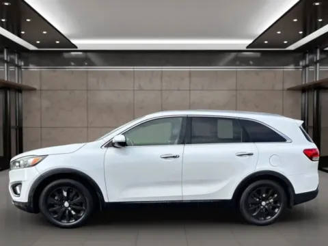 Photos of 2017 Kia Sorento EX Sport Utility 4D for sale in Dallas, OR at Synergize Auto LLC