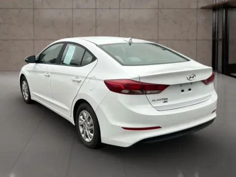 Another view of 2017 Hyundai Elantra SE Sedan 4D for sale in Dallas, OR at Synergize Auto LLC