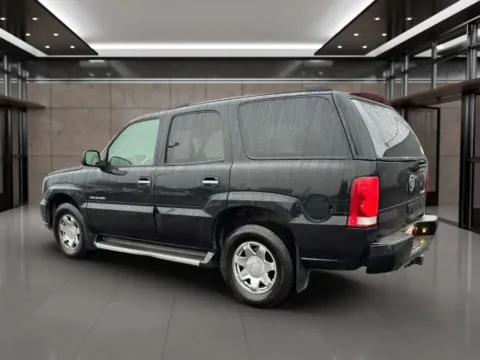 Another view of 2002 Cadillac Escalade Sport Utility 4D for sale in Dallas, OR at Synergize Auto LLC