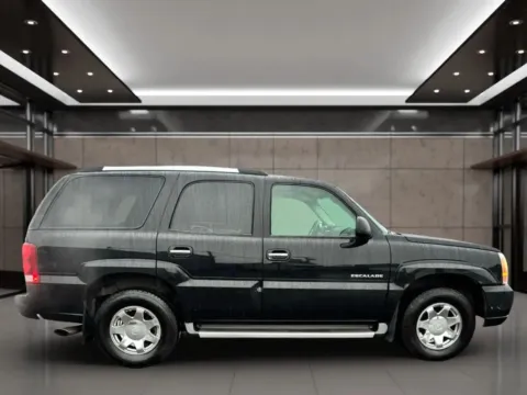 More photos of 2002 Cadillac Escalade Sport Utility 4D at Synergize Auto LLC, OR