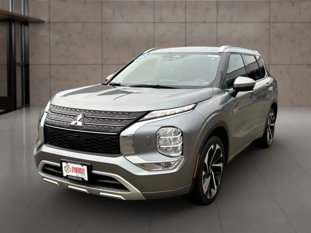 2023 Mitsubishi Outlander Plug-In Hybrid SEL
