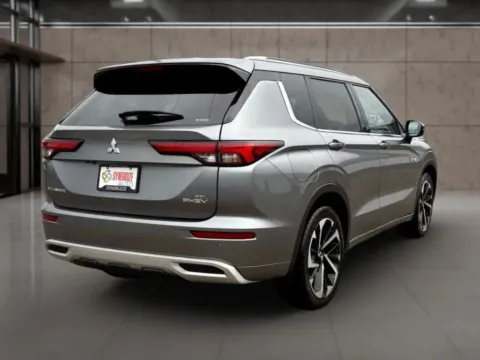 More photos of 2023 Mitsubishi Outlander PHEV SEL Sport Utility 4D at Synergize Auto LLC, OR