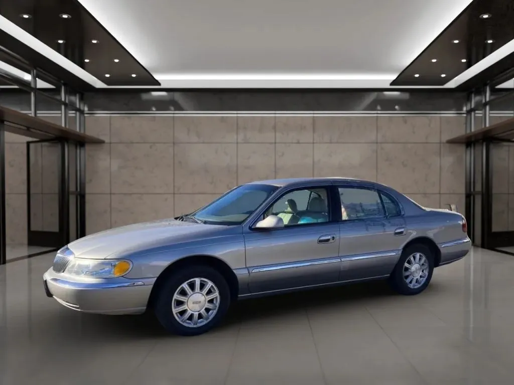 2001 Lincoln Continental Sedan 4D for sale in Dallas, OR