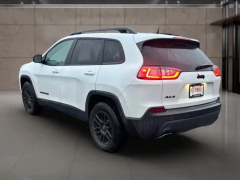 Another view of 2019 JEEP CHEROKEE LATITUDE PLUS 4 DOOR SUV 2.4L 4 CYL for sale in Dallas, OR at Synergize Auto LLC